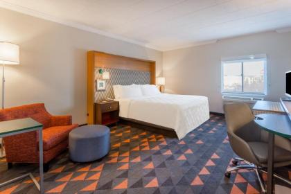 Holiday Inn Philadelphia South-Swedesboro an IHG Hotel - image 3