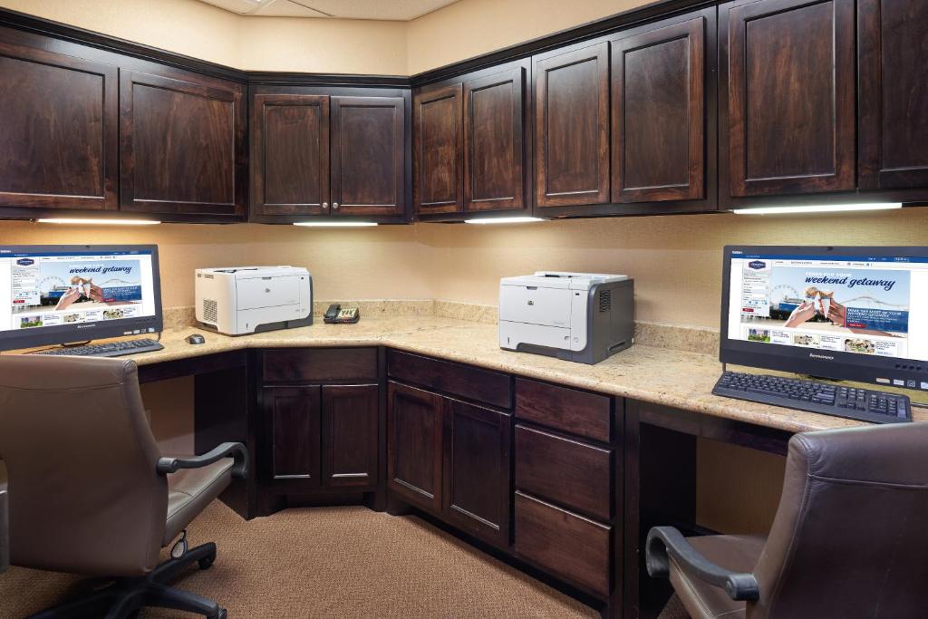 Hampton Inn Sweetwater - image 7