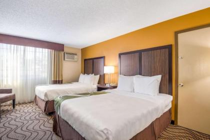 Quality Inn - image 7