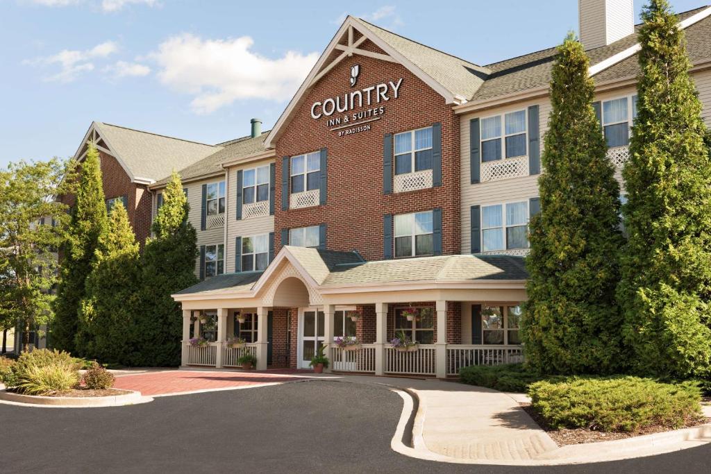 Country Inn & Suites by Radisson Sycamore IL - main image