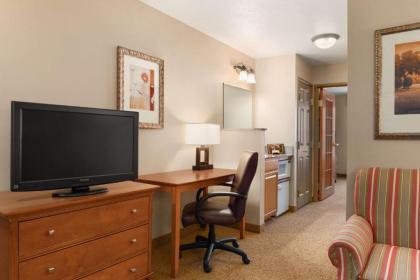 Country Inn & Suites by Radisson Sycamore IL - image 15