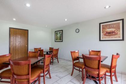 Quality Inn Sycamore - DeKalb - image 9