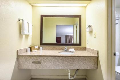 Red Roof Inn Sylacauga - image 12