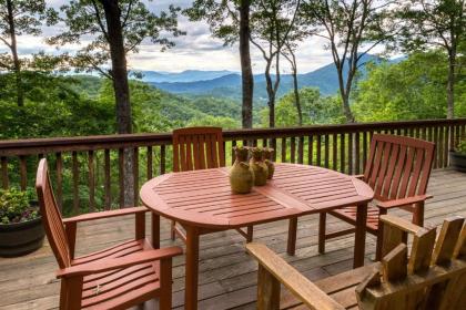 3 Bed 3 Bath Vacation home in Sylva - image 4