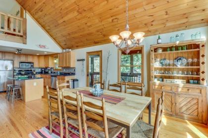 3 Bed 2 Bath Vacation home in Sylva - image 3