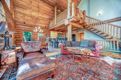 Mountain Heritage Lodge - image 3