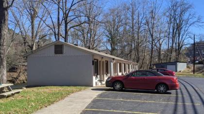 Economy Inn Sylva - image 7