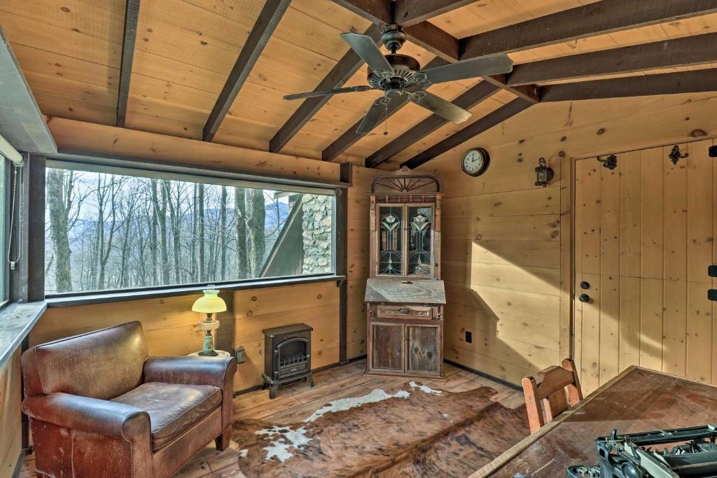 1850s Log Cabin Surrounded by Outdoor Adventure! - image 7