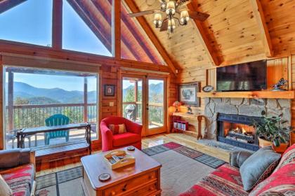 Summits End Hideaway with Grill and Hot Tub! - image 1