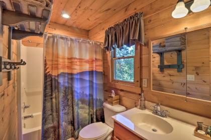 Summits End Hideaway with Grill and Hot Tub! - image 10