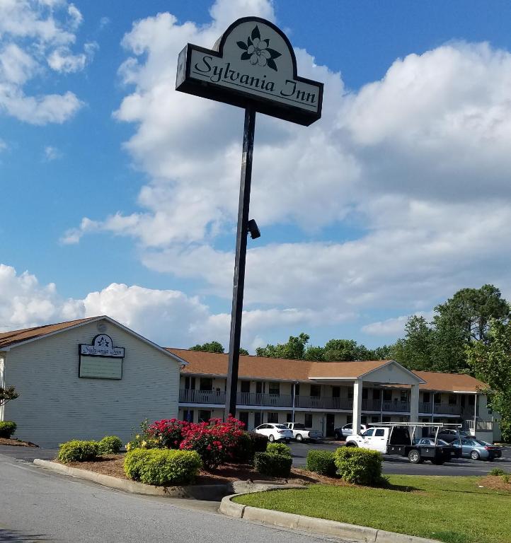 Sylvania Inn - Sylvania GA near Georgia Southern University - image 3