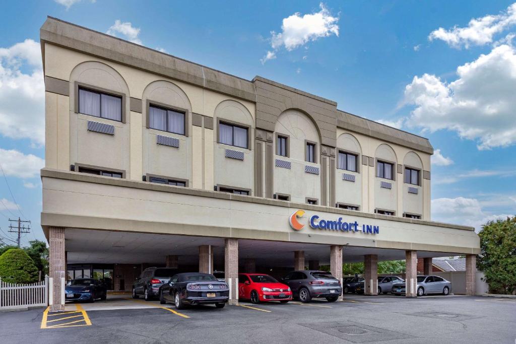 Comfort Inn Syosset-Long Island - image 2