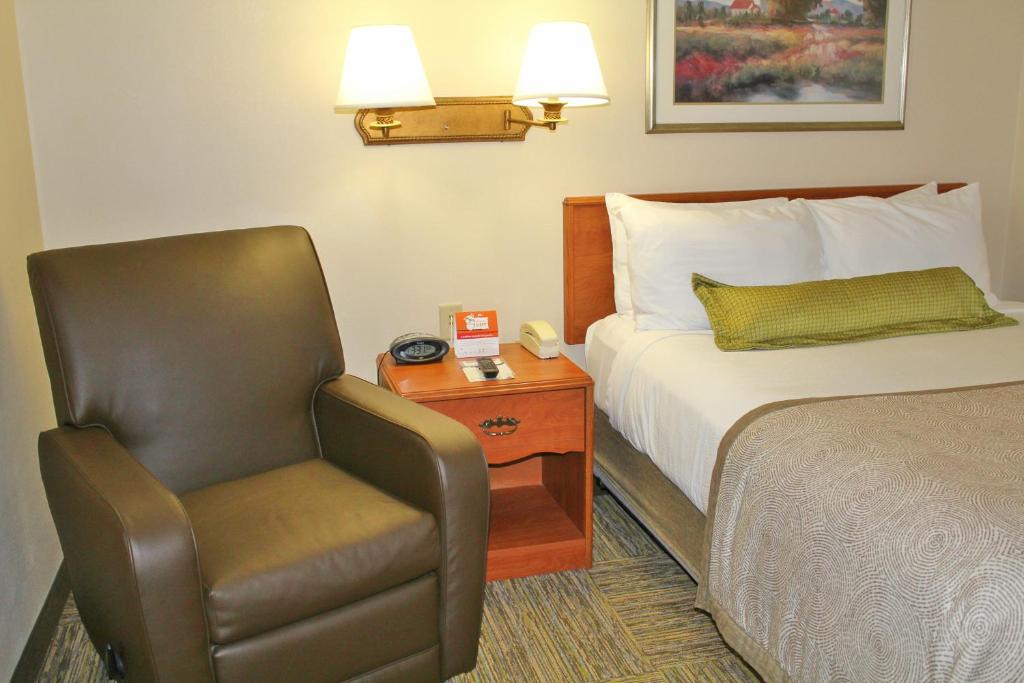 Candlewood Suites Syracuse-Airport an IHG Hotel - image 3