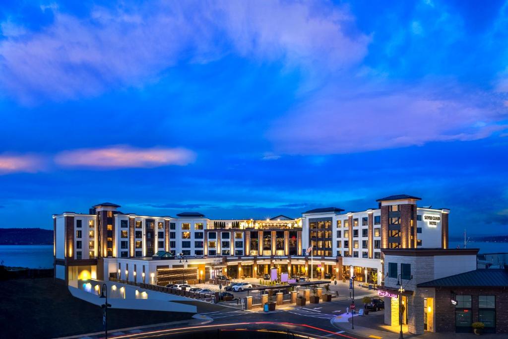 Silver Cloud Hotel Tacoma at Point Ruston Waterfront - main image