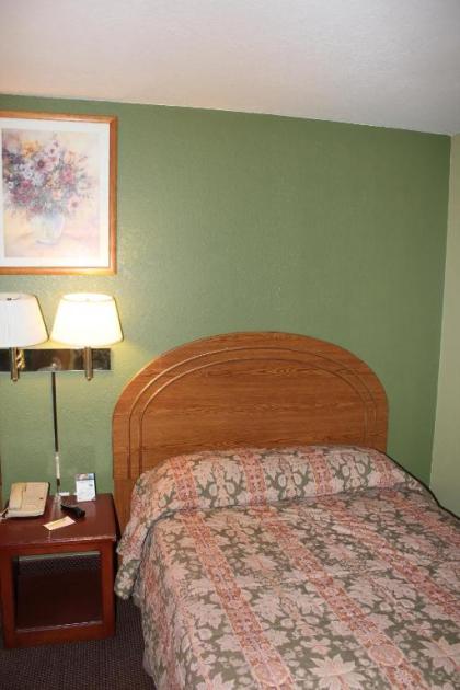 Oakhill Inn Tahlequah - image 17