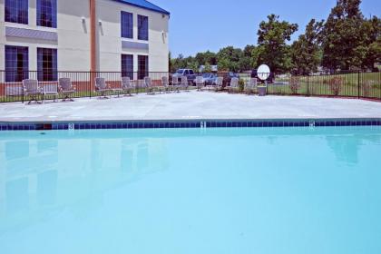 Days Inn & Suites by Wyndham Tahlequah - image 12