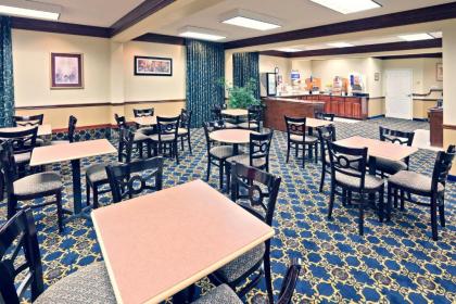 Days Inn & Suites by Wyndham Tahlequah - image 7