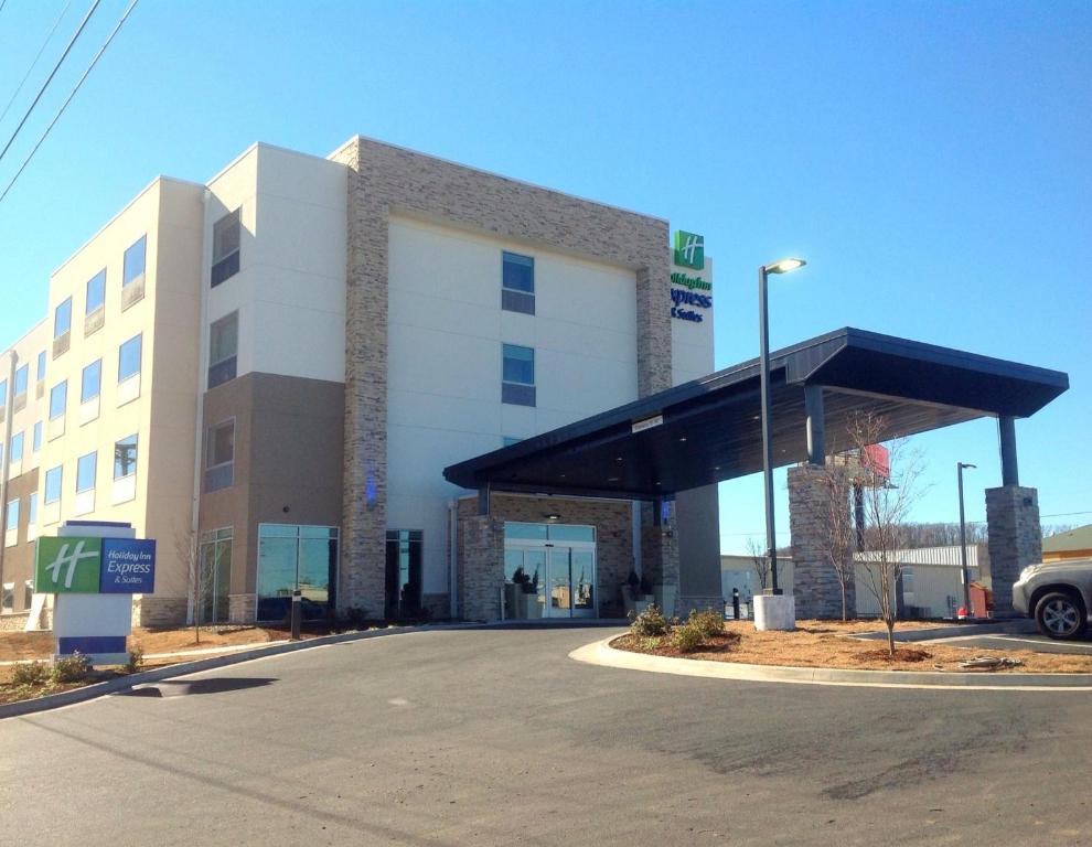 Holiday Inn Express and Suites Tahlequah an IHG Hotel - main image