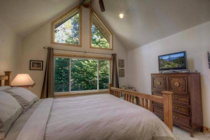 Knotty Pine Retreat by Lake Tahoe Accommodations - image 10