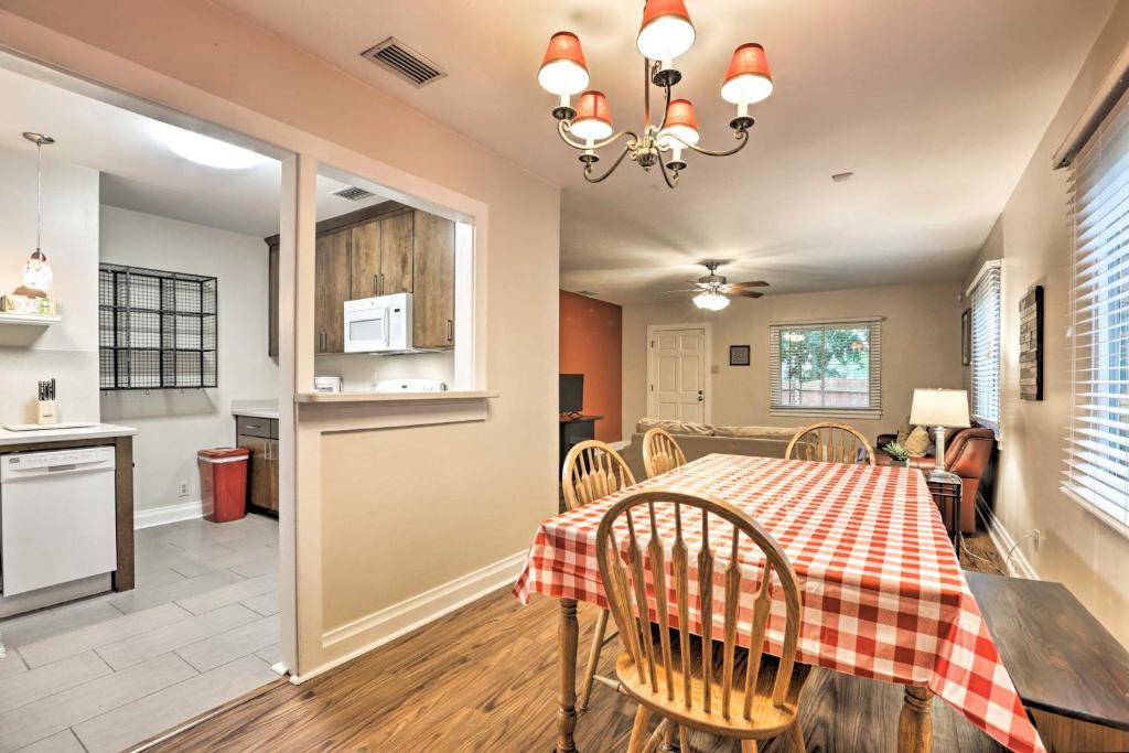 Pet-Friendly Tallahassee Home Close to FSU! - image 5