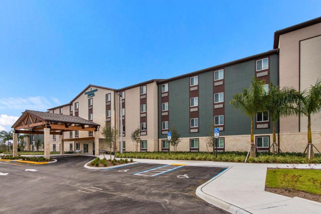 WoodSpring Suites Tamarac - main image