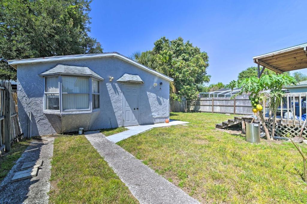 Tampa Studio with Garden Access about 4 Mi to Dtwn - main image