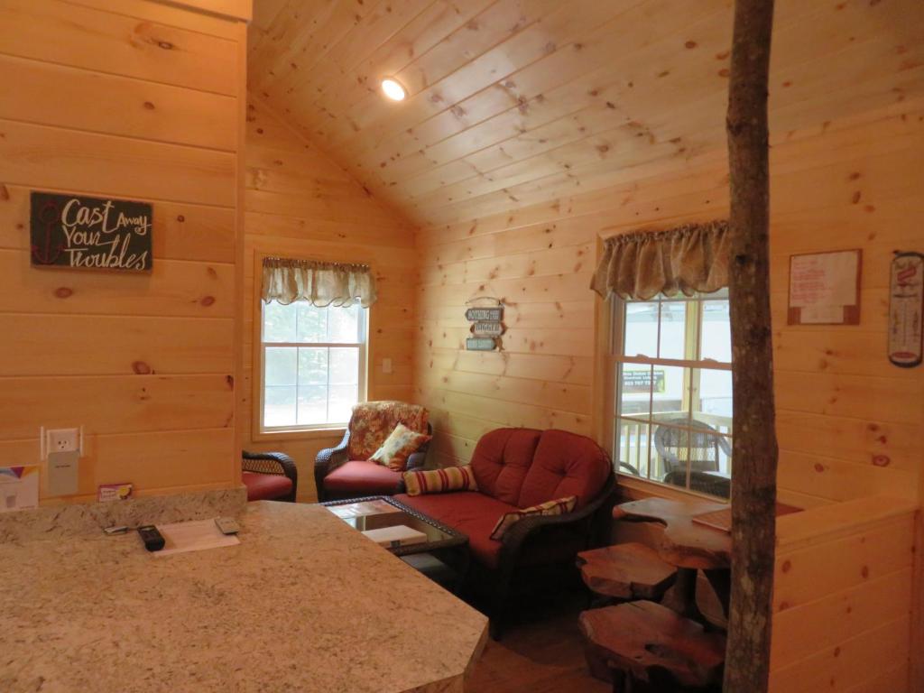 Okie Dokie Cabins - image 2