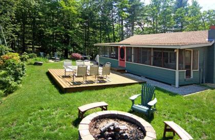 Ossipee Lake Cottage with Screened Porch and Fire Pit tamworth New Hampshire