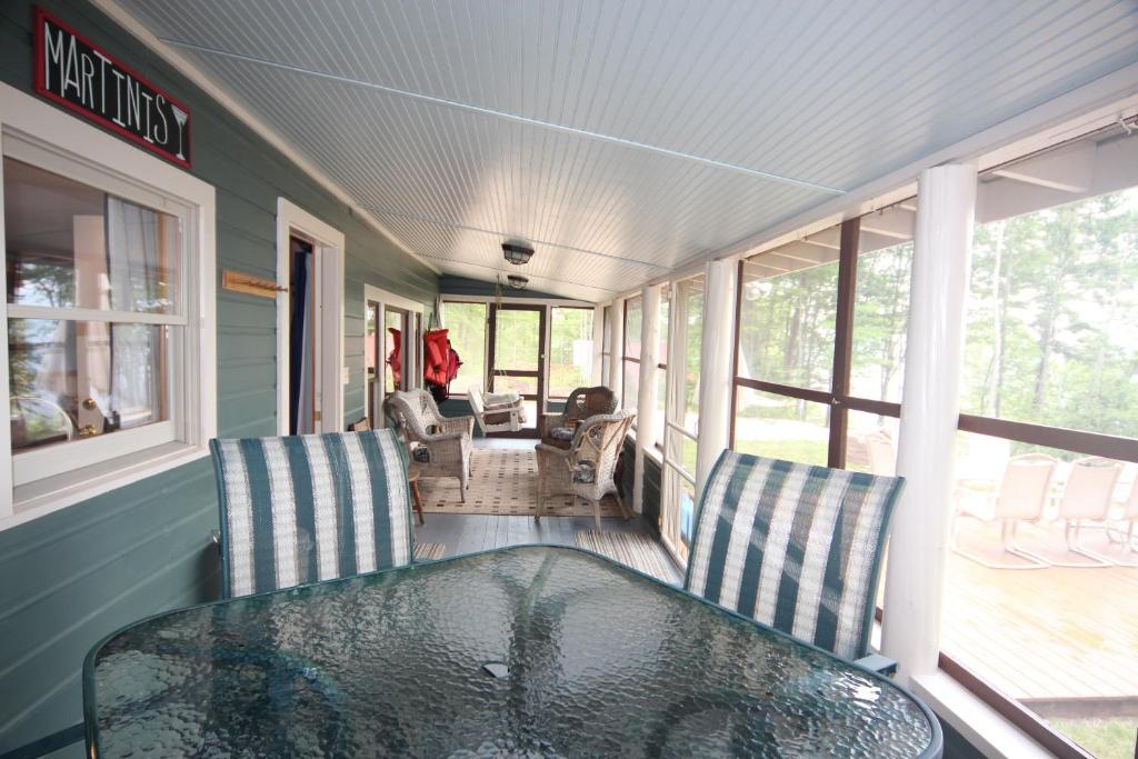 Ossipee Lake Cottage with Screened Porch and Fire Pit! - image 6