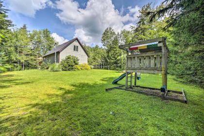 Newly Renovated Tannersville Home Hot Tub and Deck - image 3