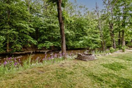 Cabin by the Creek with private creek access - image 18