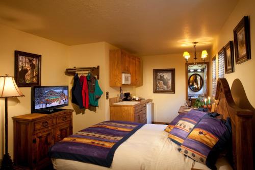 Alpine Village Suites - image 2