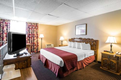 Quality Inn Taos - image 3