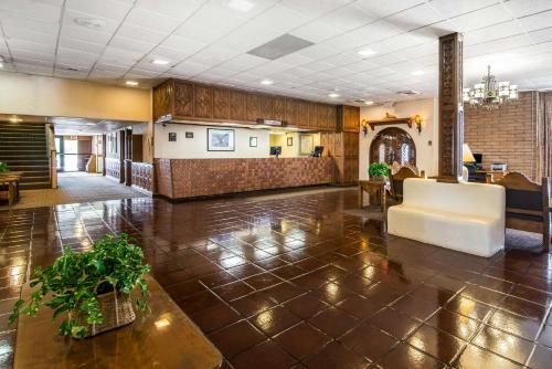 Quality Inn Taos - image 5