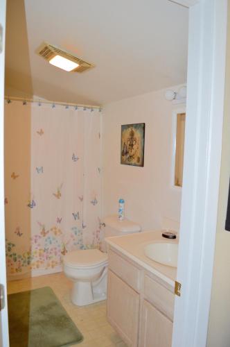 Adorable Taos Townhome - image 2