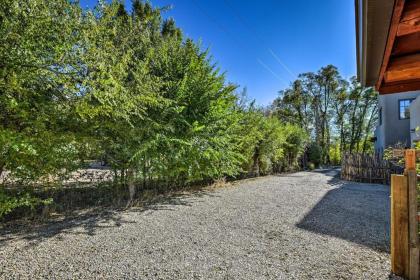 Taos Studio with Shared Hot Tub in Historic District! - image 12