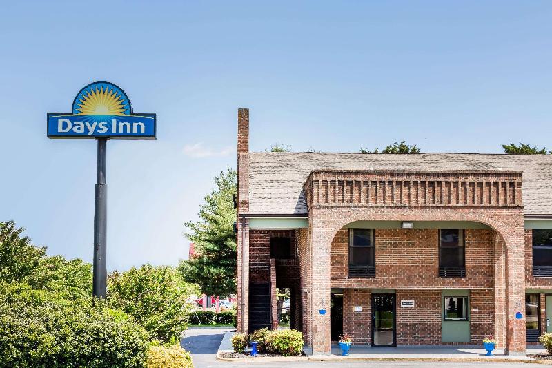 Days Inn by Wyndham Tappahannock - main image