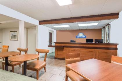 Days Inn by Wyndham Tappahannock - image 3