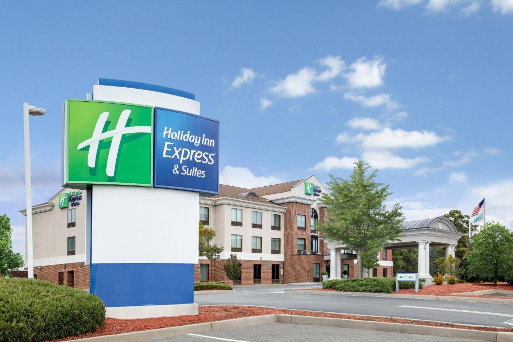 Holiday Inn Express Hotel & Suites Tappahannock an IHG Hotel - main image