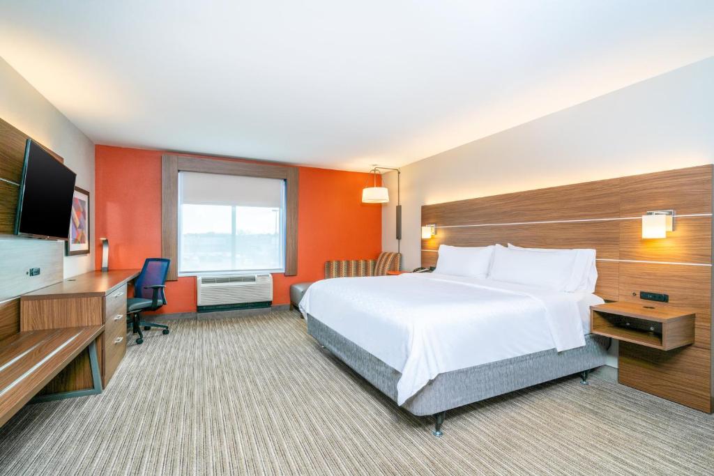 Holiday Inn Express Hotel & Suites Tappahannock an IHG Hotel - image 3