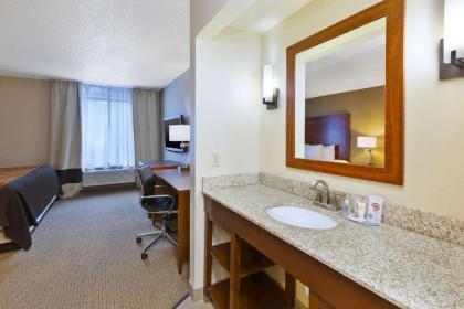 Comfort Inn & Suites Taylor - image 14