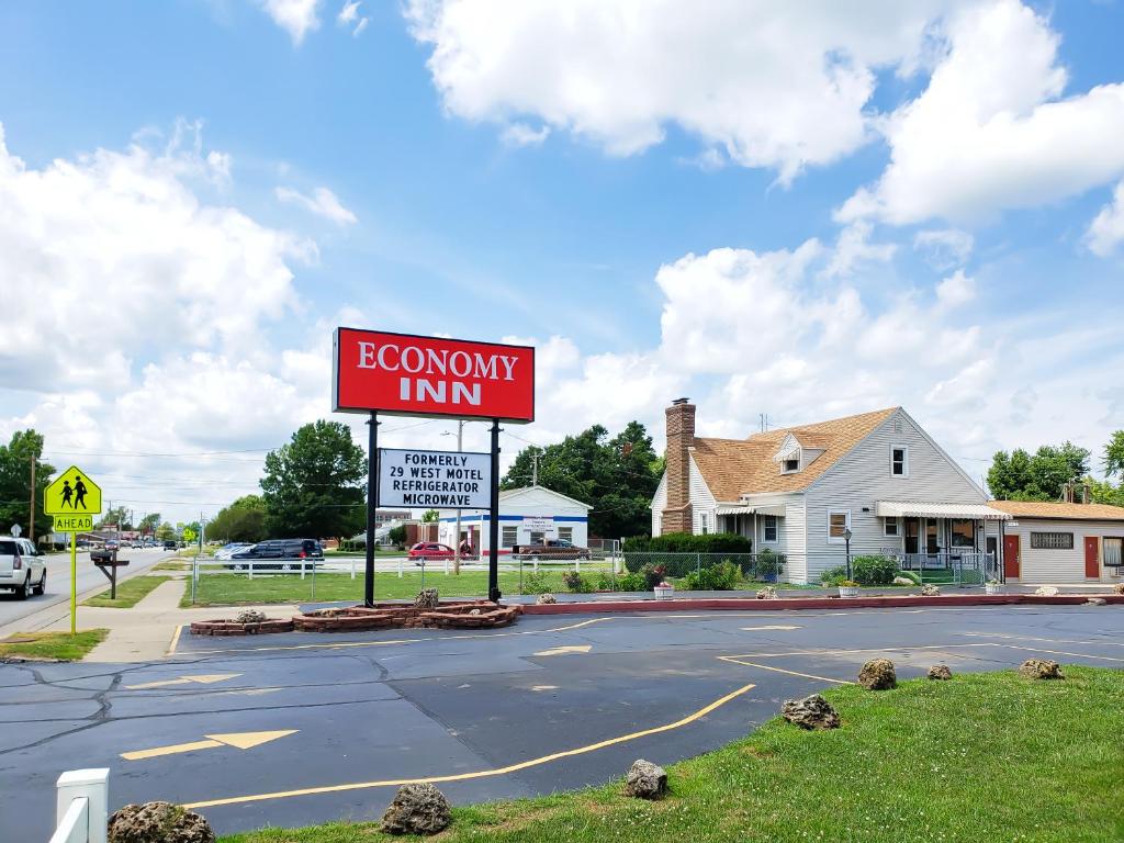 Economy Inn - main image