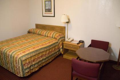 Tazewell Motor Lodge - image 2