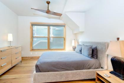 LOFT AT LIVERY by Exceptional Stays - image 9