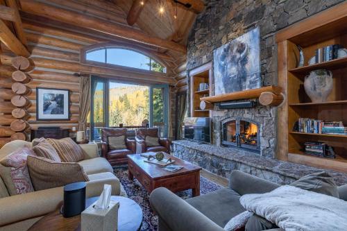 Luxurious Tristant Residence Ski In Ski Out with Hot Tub - main image