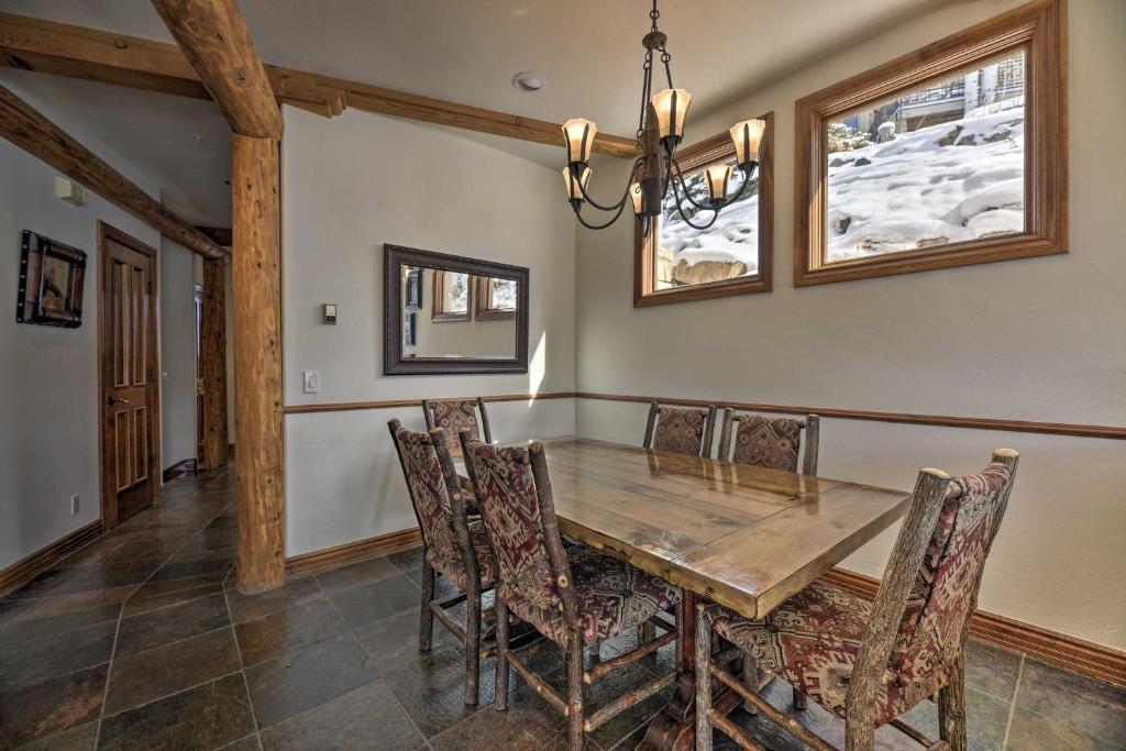 Luxurious Ski-In and Ski-Out Telluride MTN Escape - image 5