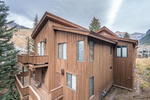 Manitou Riverhouse #115-114 by Alpine Lodging Telluride - main image