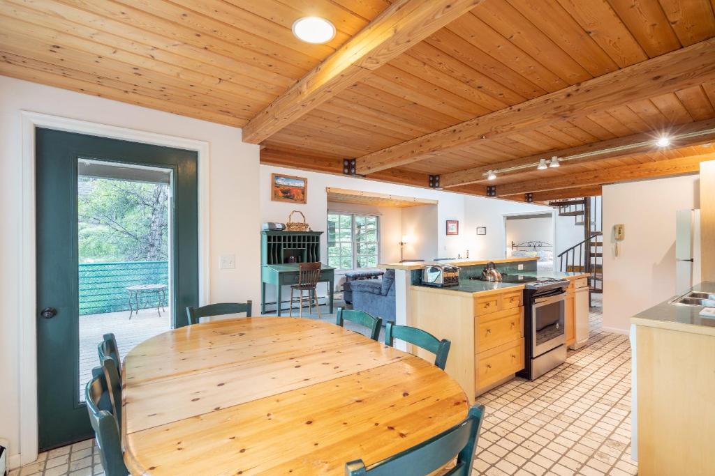 Mountainside Inn 3 Bedroom by Alpine Lodging Telluride - image 7