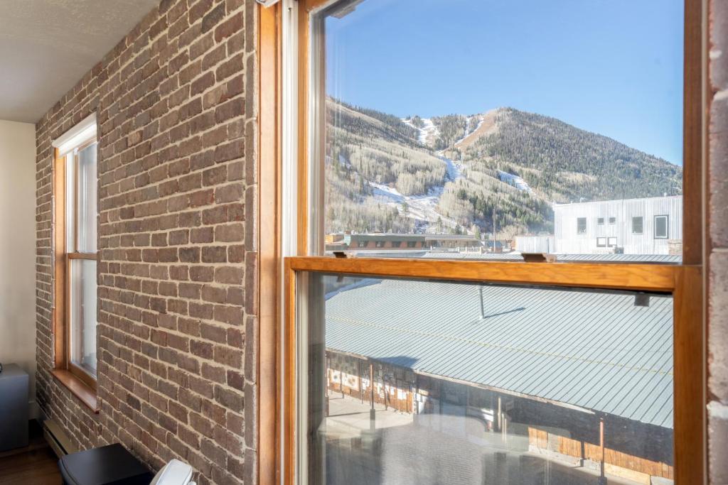 Colorado Ave East 101 - Ski Loft House - image 2