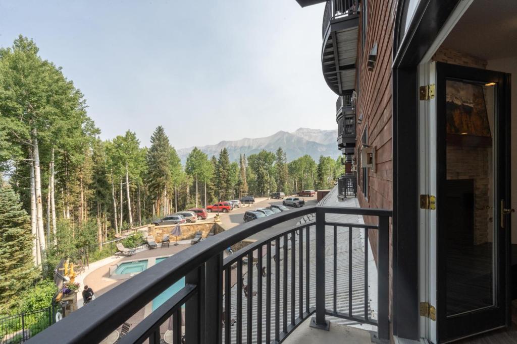 Bear Creek Lodge 207 by Alpine Lodging Telluride - image 6